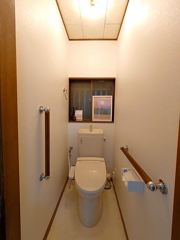 season guest house in nishi shinjuku 100 square meters, 4 bedrooms, 2 living rooms