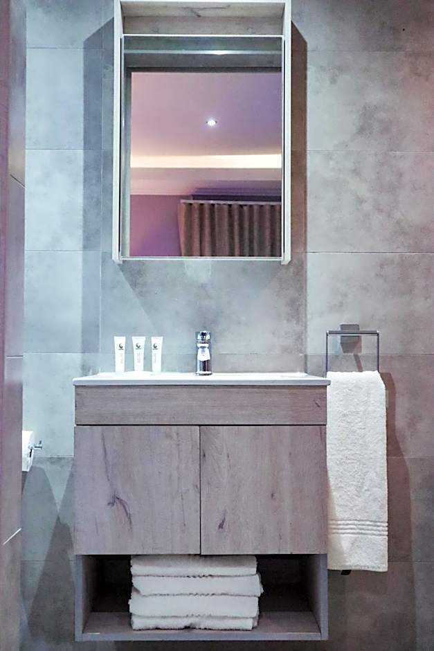 Cascades Guest Lodge