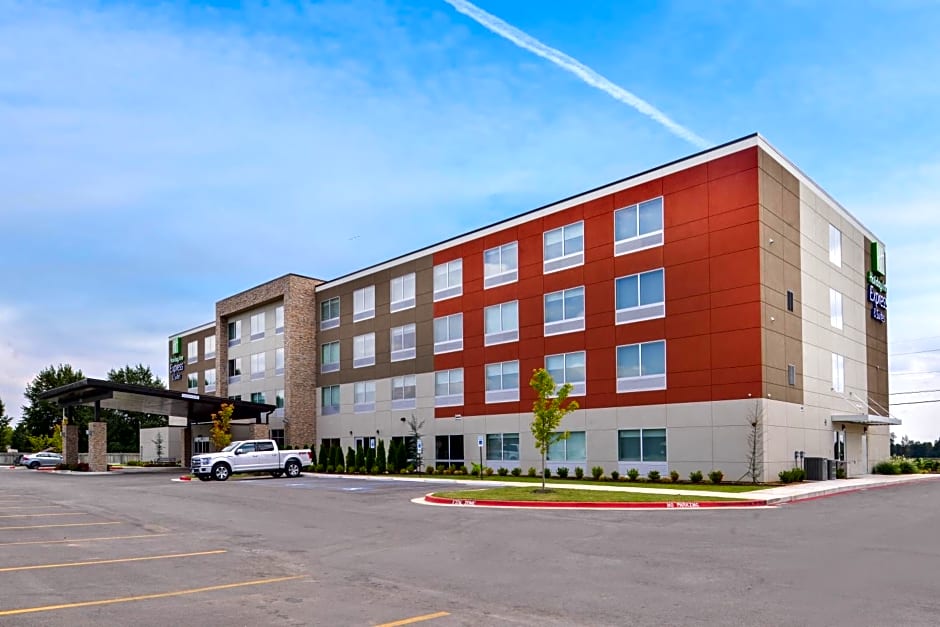Holiday Inn Express & Suites - Siloam Springs