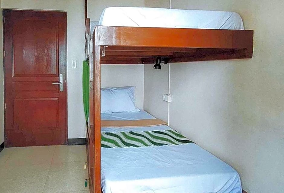 RedDoorz @ Recson Hostel Coron Palawan