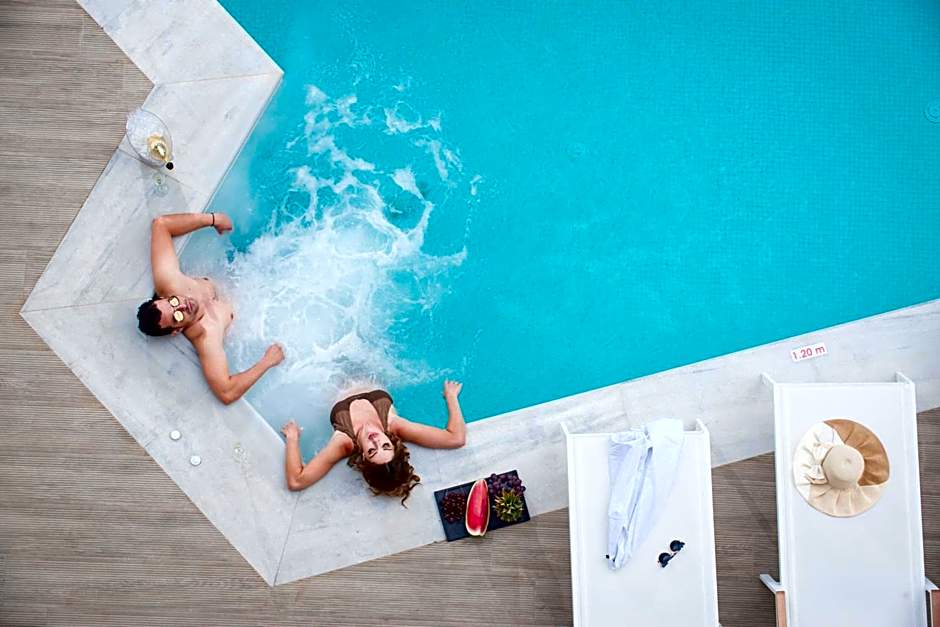 Mari Kristin Beach Hotel