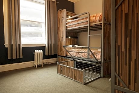 Bed in Men's 4-bed Dormitory Ensuite