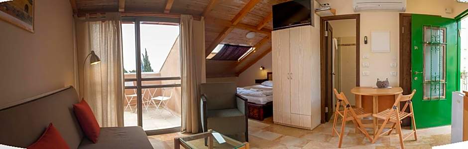 The Market Courtyard - Suites Hotel