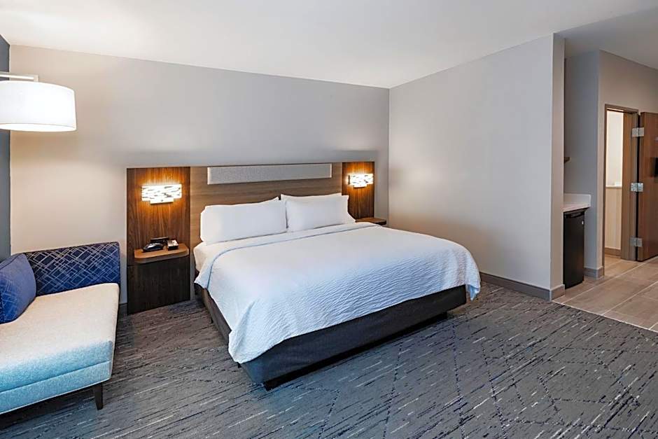 Holiday Inn Express & Suites Senatobia I-55 By IHG