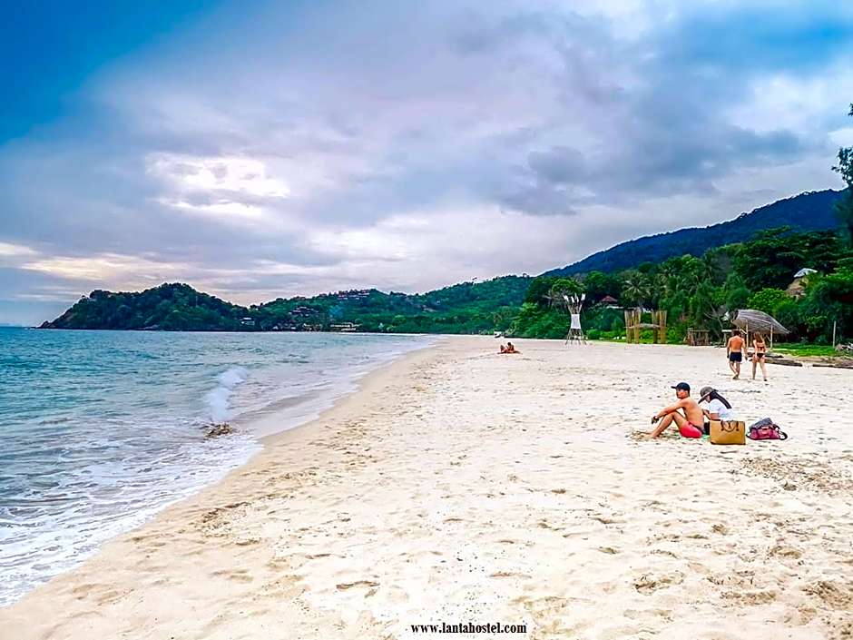 Lanta Hostel - Adult only