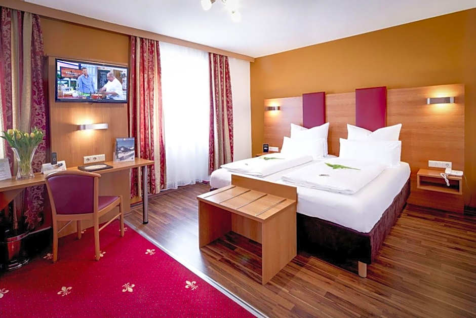 Tiptop Hotel Burgschmiet Garni