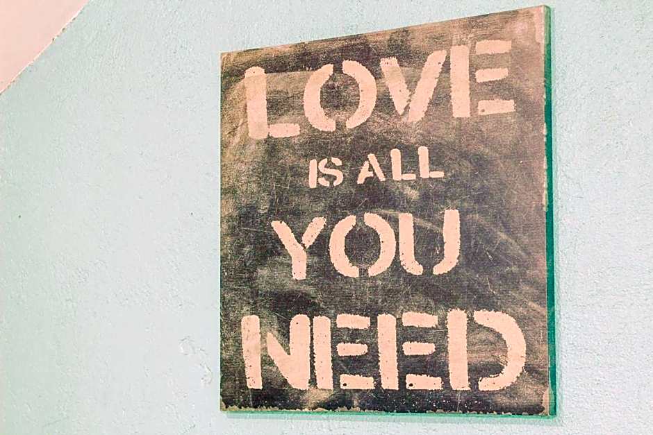 Nomads MNL Backpackers Homestay - near Airport