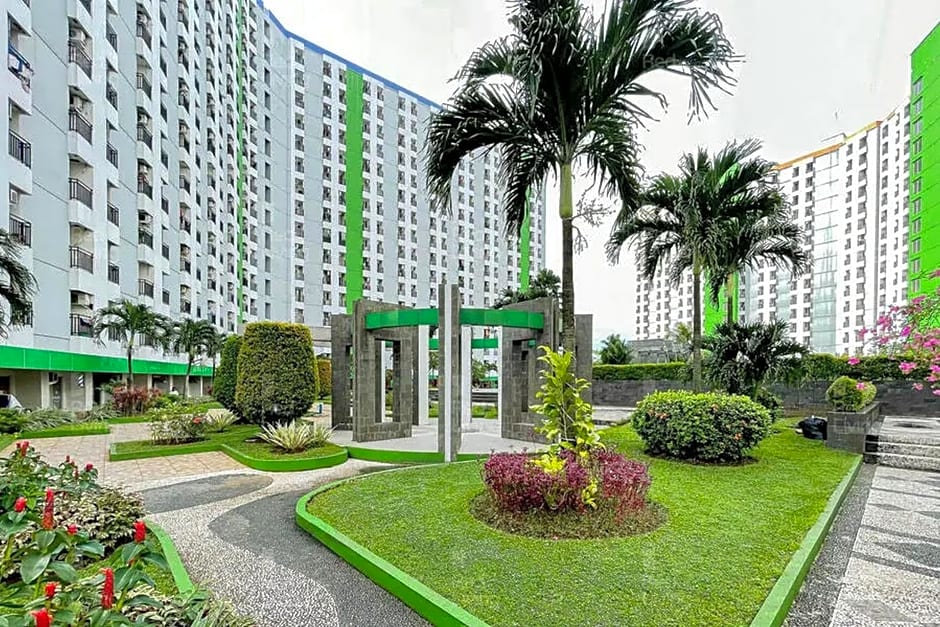 RedLiving Apartemen Green Lake View Ciputat - Hanna Property Tower B