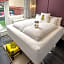 Staypineapple, An Artful Hotel, Midtown
