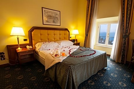 Double or Twin Room with Sea View