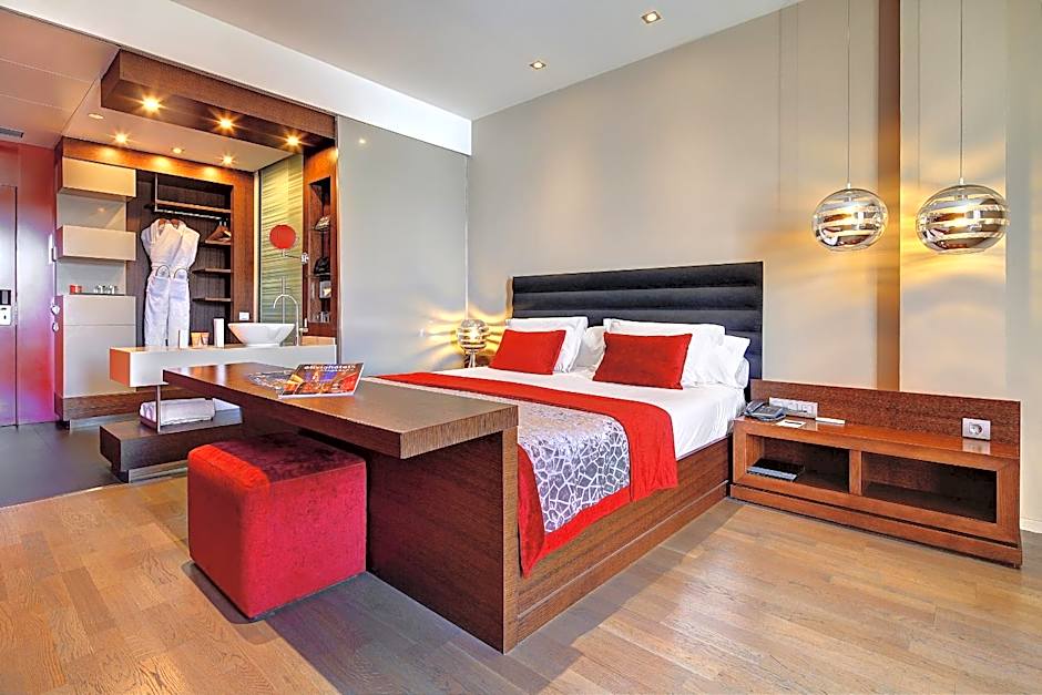 Olivia Plaza Hotel