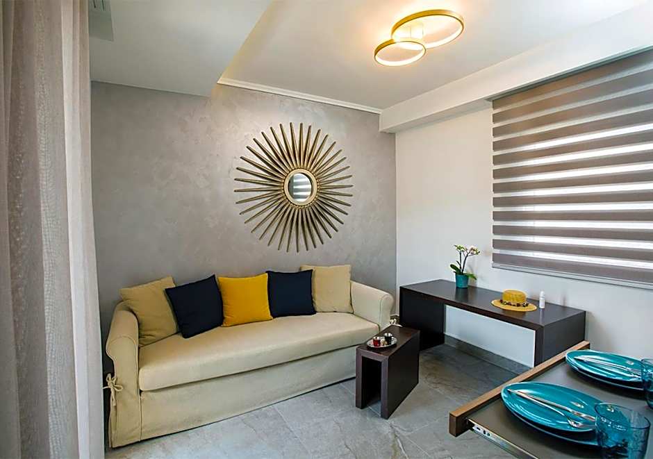 SUN RESIDENCE Exclusive Seaside Suites