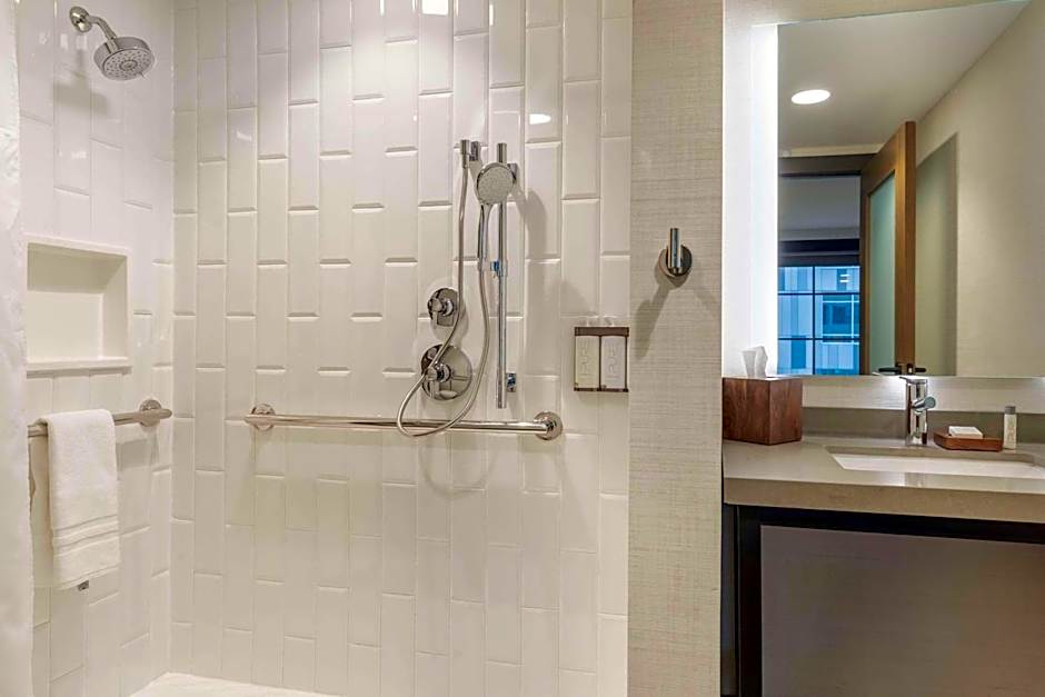 Cambria Hotel Denver Downtown RiNo