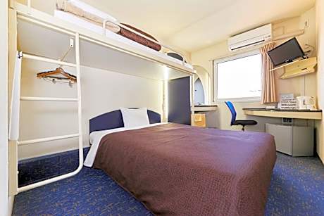 Double Room with Loft Bed - Smoking