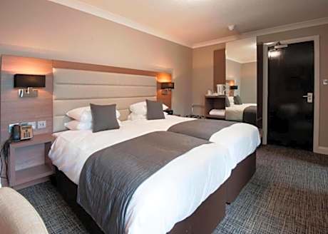 Riverside Hotel