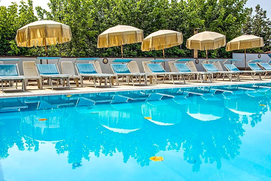 Parador Hotel Residence