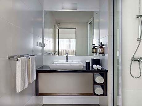 Deluxe King Room Ocean Front