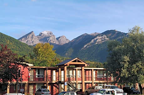 EasyStay Inn & Suites Fernie