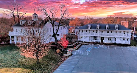 Inn at Elijah McLean's