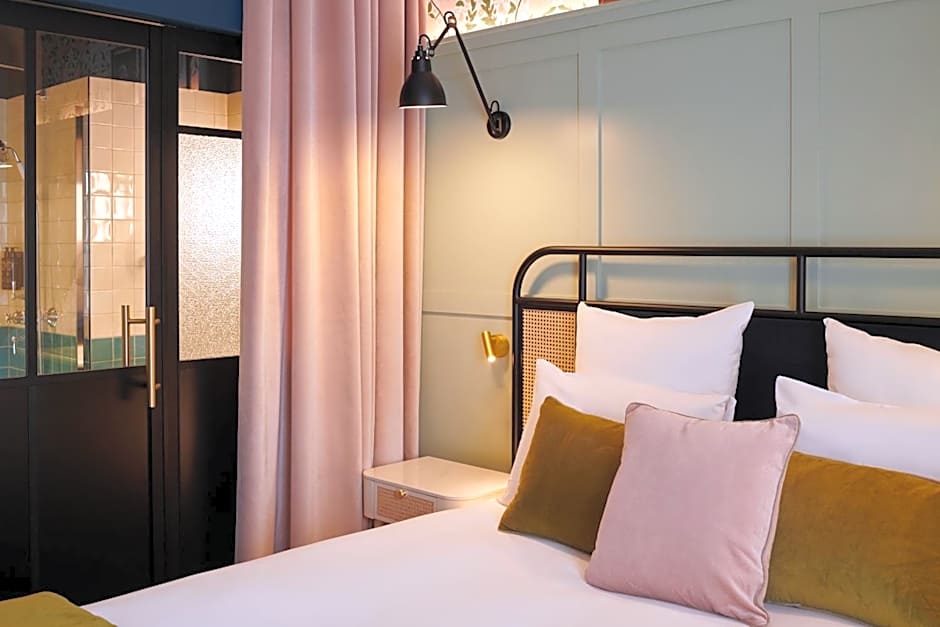 Square Lodge Hotel La Roche sur Yon - Handwritten Collection