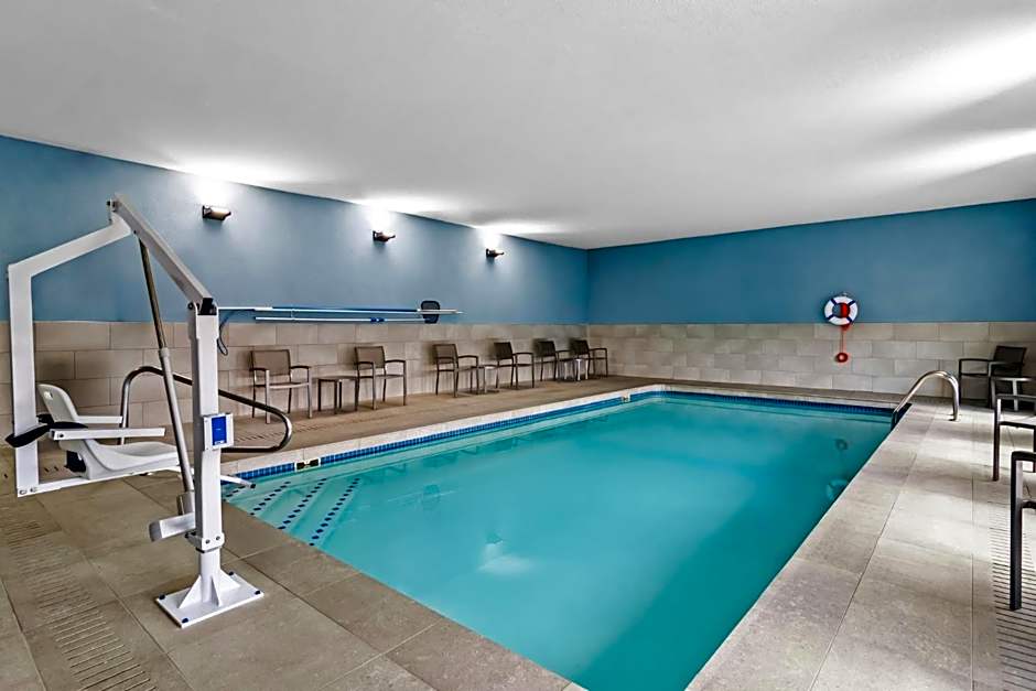 Holiday Inn Express & Suites Joplin Southeast by IHG
