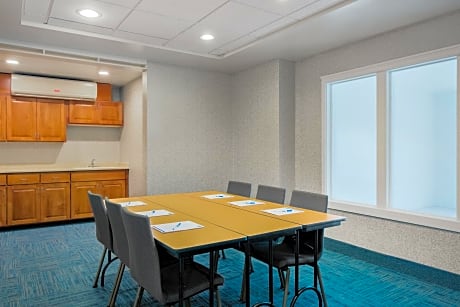 Holiday Inn Express Hotel & Suites Oroville Southwest, an IHG Hotel