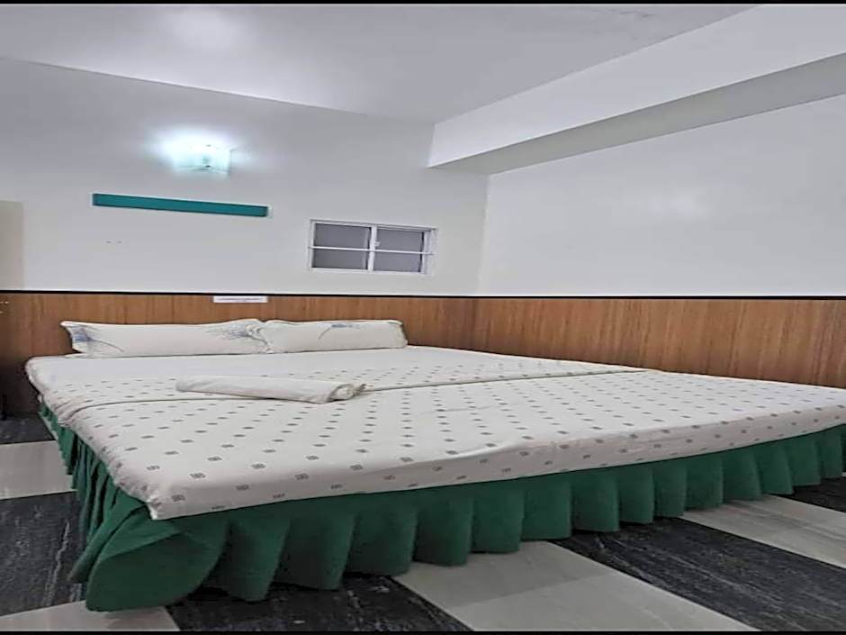 OYO 90979 Sianglory Inn
