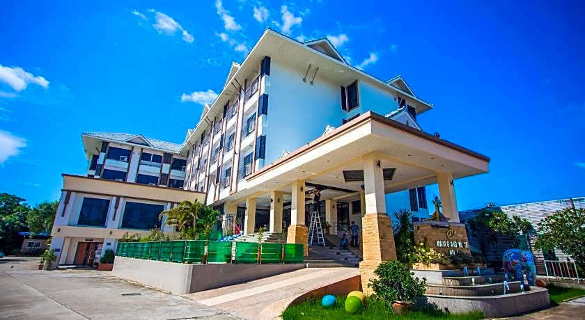 Ayara Grand Palace Hotel