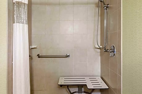 King Studio Suite with Bath Tub - Mobility Access/Non-Smoking