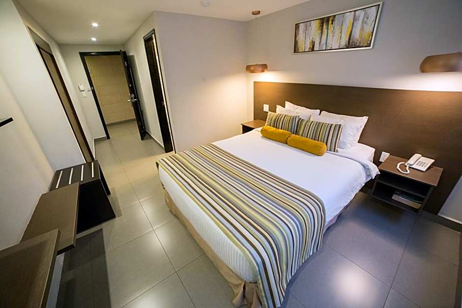 Hotel Ojos Del Rio