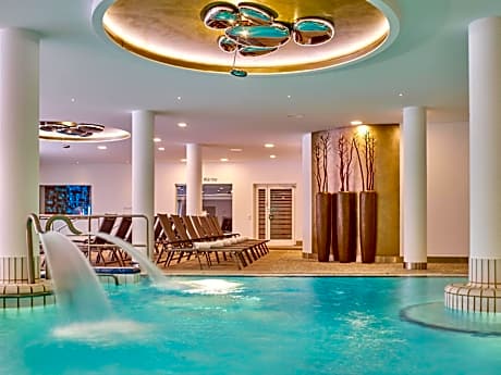 MAXIMILIAN Grand Hotel