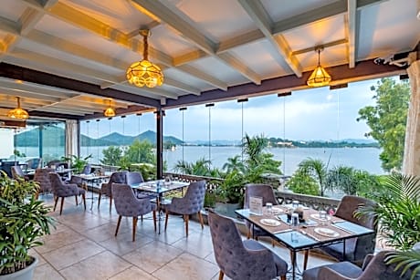 Panna Vilas - A Lake Facing Boutique Hotel