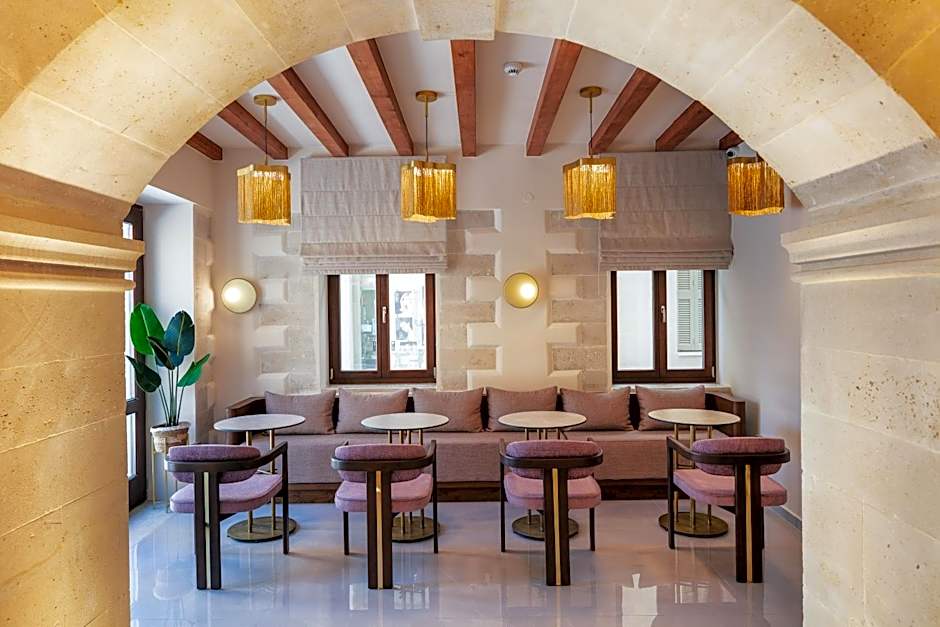 La Montre Luxury Boutique Suites