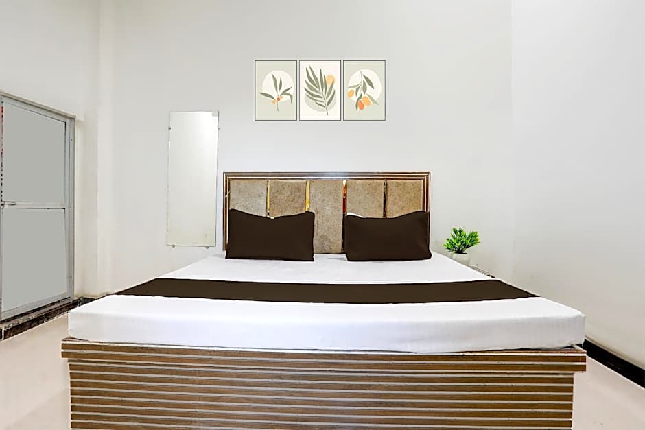 Hotel O Kanha galaxy brothers group