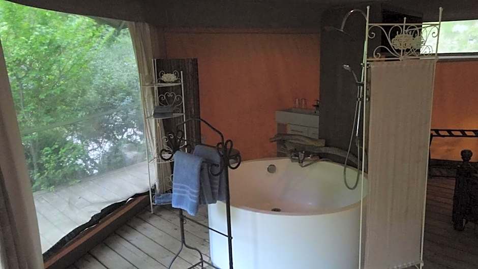Prehistoric Lodge - Adult Only