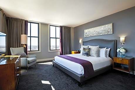 Ambassador Suite with City View