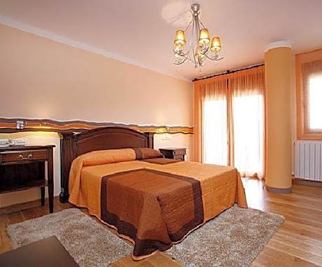 Queen Room with Spa Bath