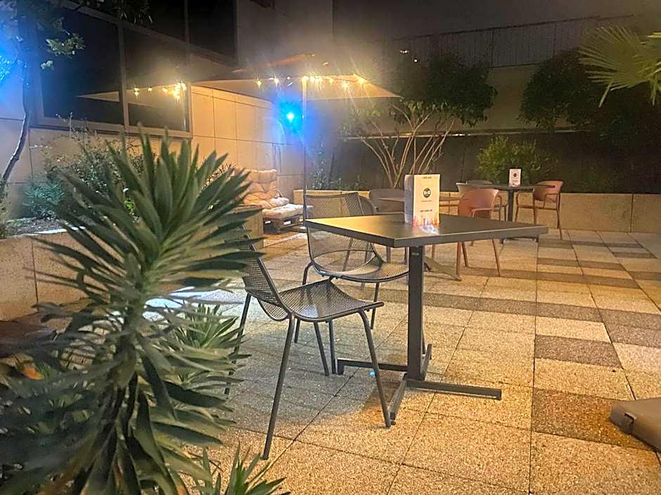 B&B HOTEL Paris Versailles