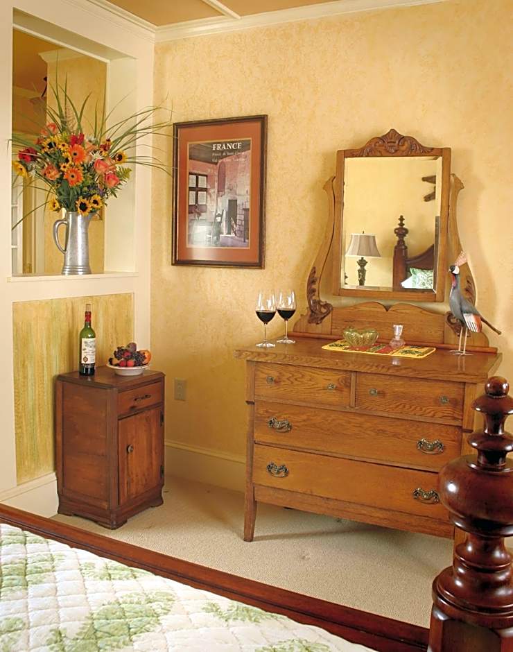 L'Auberge Provencale Inn & Restaurant