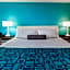 Howard Johnson by Wyndham Romulus Detroit Metro Airport