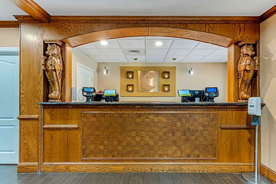 Comfort Inn & Suites Dover near Speedway