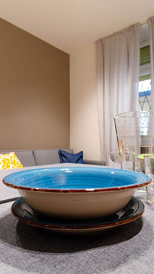 Bertola 17, centrale, stazione by HAPPYHOSTORINO