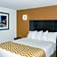 Travelodge by Wyndham Manhasset