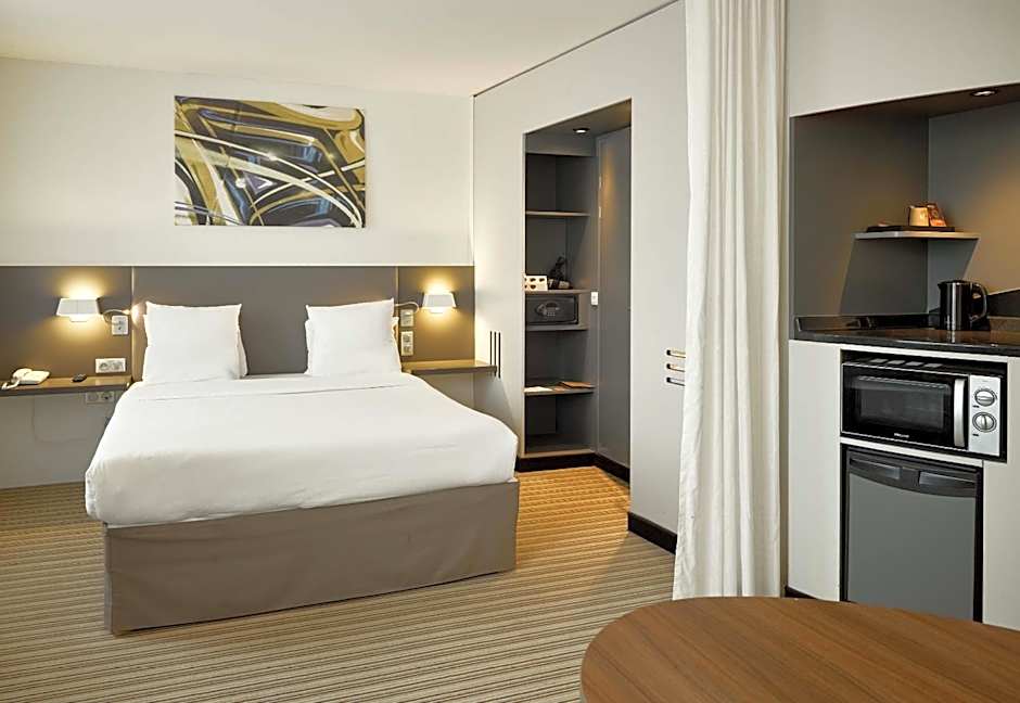 B&B HOTEL Rueil-Malmaison Gare