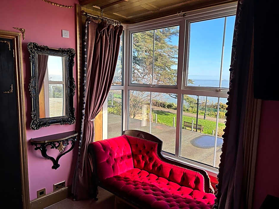 Keats Green Hotel