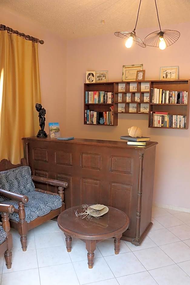 Grace Hotel & Studios