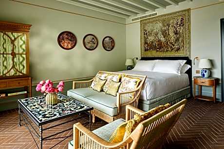 Junior Suite with Garden View