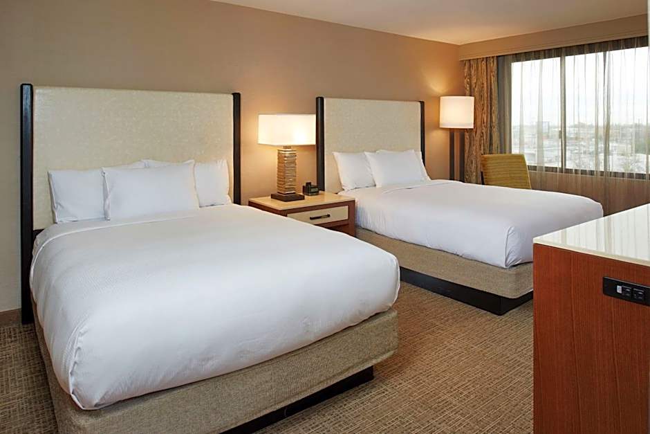 DoubleTree By Hilton Fresno Convention Center
