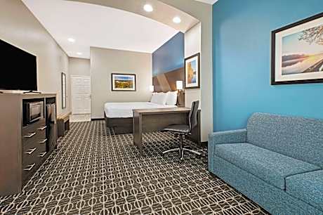 Deluxe King Suite
