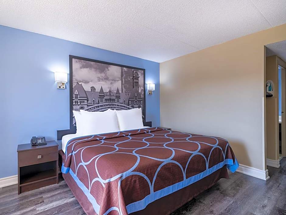 Super 8 by Wyndham Toronto East ON